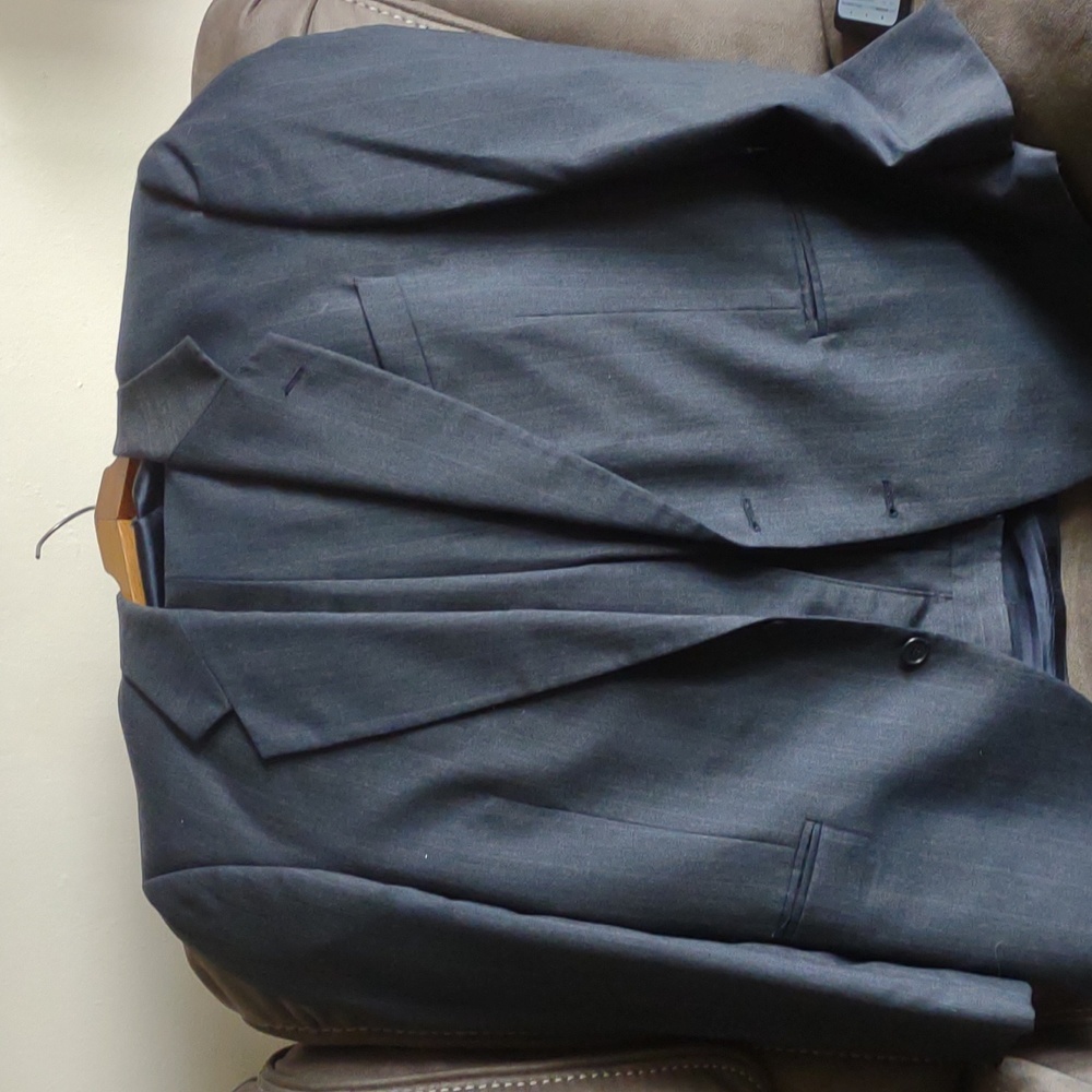 Mens like New Fine Clothiers Suit